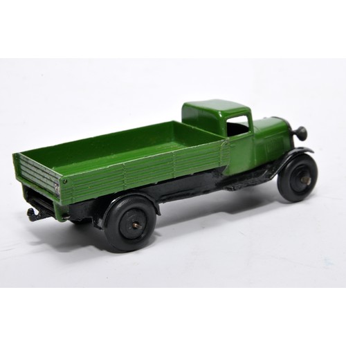 634 - Dinky No. 25e Tipping Wagon. Issue is in green as shown. Displays very good to excellent, with very ... 