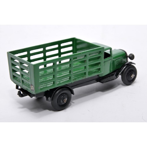 639 - Dinky No. 25f Market Garden Wagon. Issue is in green, as shown. Displays generally good to very good... 