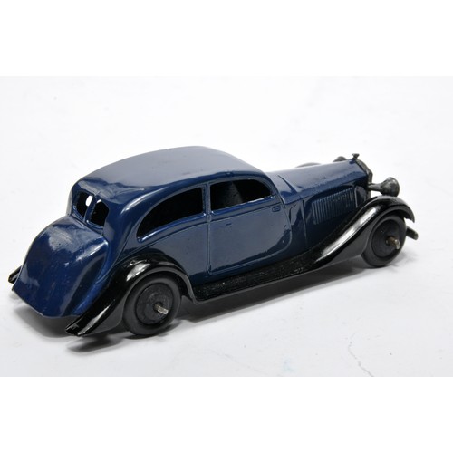 666 - Dinky No. 30b Rolls Royce (type 3). Issue is in dark blue, as shown. Displays generally very good to... 