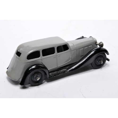 681 - Dinky No. 36a Armstrong Siddeley Saloon. Single issue is in fawn grey, as shown. Displays generally ... 