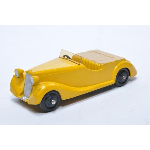 700 - Dinky No. 38b Sunbeam Talbot. Single issue is in yellow inc interior, as shown. Displays generally v... 