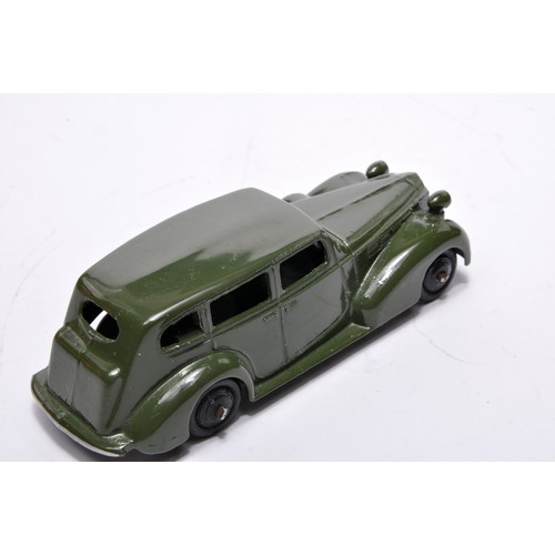 716 - Dinky No. 39a Packard. Single issue is in dark green, as shown. Displays generally very good to exce... 