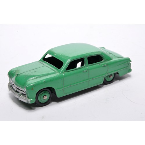 844 - Dinky No. 139a/170 Ford Fordor Sedan. Single issue is in green, with green hubs, as shown. Displays ... 