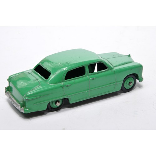 844 - Dinky No. 139a/170 Ford Fordor Sedan. Single issue is in green, with green hubs, as shown. Displays ... 