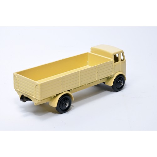 980 - Dinky No. 420 Forward Control Lorry. Single issue is in cream, with black hubs, as shown. Displays g... 