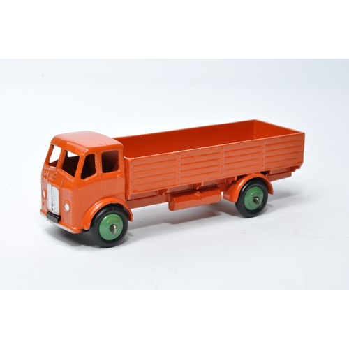 984 - Dinky No. 420 / 25R Forward Control Lorry. Single issue is in orange, with green hubs, as shown. Dis... 