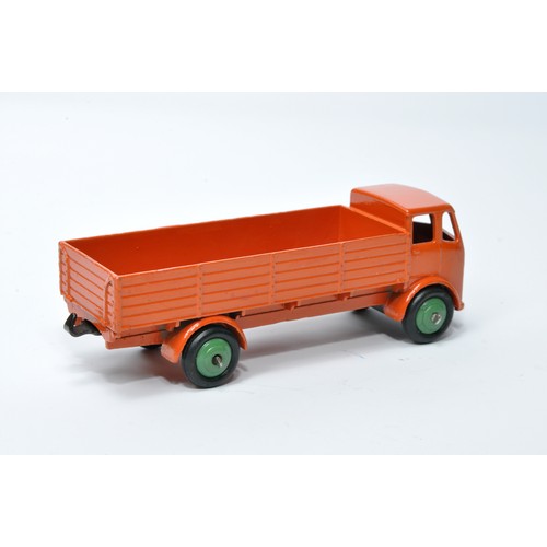 984 - Dinky No. 420 / 25R Forward Control Lorry. Single issue is in orange, with green hubs, as shown. Dis... 