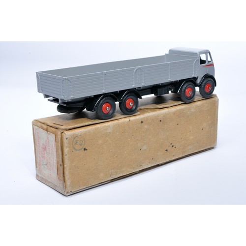 1013 - Dinky No. 501 Foden 8-Wheel Diesel Wagon, type 1. Single issue is in grey, with red flash, plus red ... 