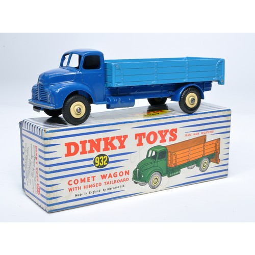 1053 - Dinky No. 932 Leyland Comet Wagon with hinged tailboard. Single issue is in two tone blue, with crea... 