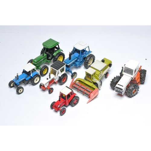 92 - Assorted model tractor issues from various makers, including Corgi, Ertl etc.