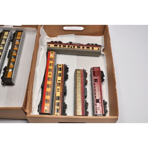 10 - Model Railway comprising 14 items to include mostly coaches / rolling stock including Pullman, Flyin... 