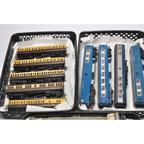 12 - Model Railway comprising 14 items to include mostly coaches / rolling stock including Blue Pullman i... 