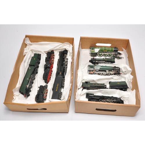 29 - Model Railway comprising 9-10 items to include mostly Locomotives plus tenders. Makers include Hornb... 