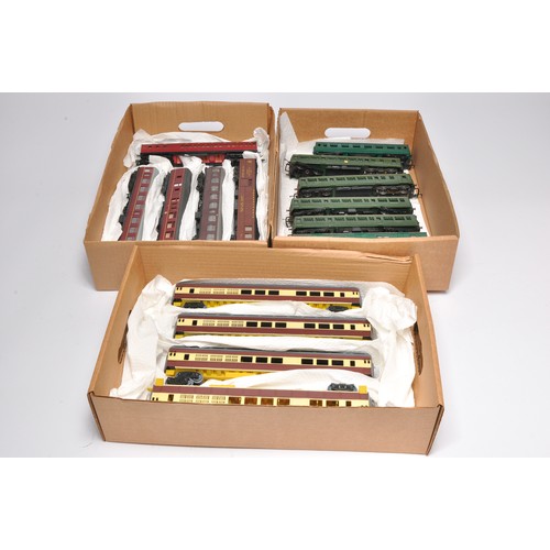 36 - Model Railway comprising 15 items of rolling stock, to include coaches / carriages in various liveri... 