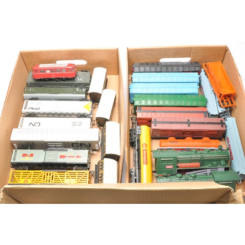 42 - Model Railway comprising a large assortment of some locomotives, coaches and other rolling stock - w... 