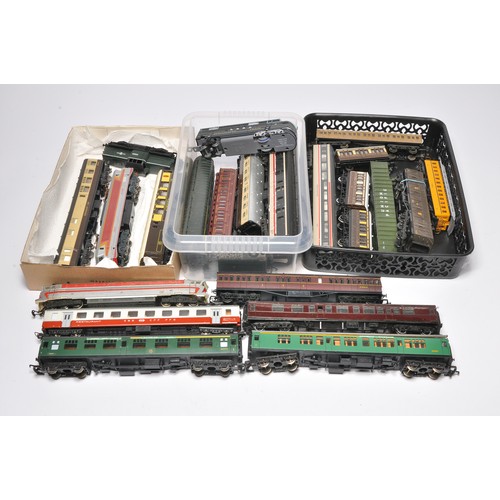 54 - Model Railway comprising an assortment of rolling stock, as shown. Generally look to be fair to good... 