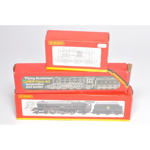 143 - Hornby Model Railway comprising trio of locomotives, to include, Flying Scotsman, 08 Shunter and Mar... 