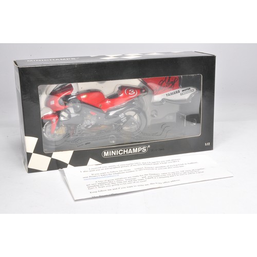 373 - Minichamps 1/12 diecast model motorcycle issue comprising SIGNED 2001 GP 500 Yamaha YZR500. Model is... 