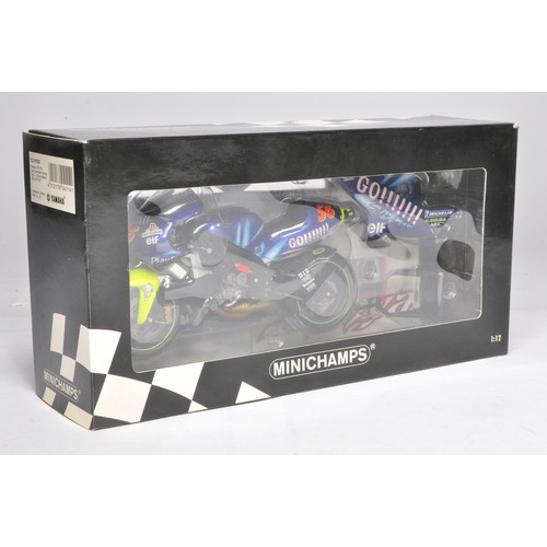 376 - Minichamps 1/12 diecast model motorcycle issue comprising SIGNED 2001 GP 500 Yamaha YZR500. Model is... 