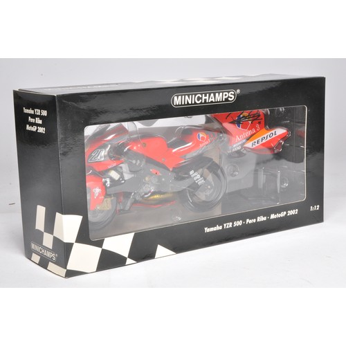 377 - Minichamps 1/12 diecast model motorcycle issue comprising SIGNED 2002 MotoGP Yamaha YZR500. Model is... 