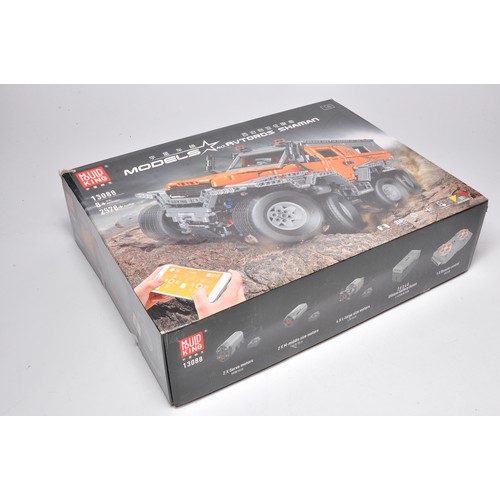 444 - Mould King Building Brick Set comprising Avtoros Shaman All-Terrain RC Model Car 13088, set has been... 