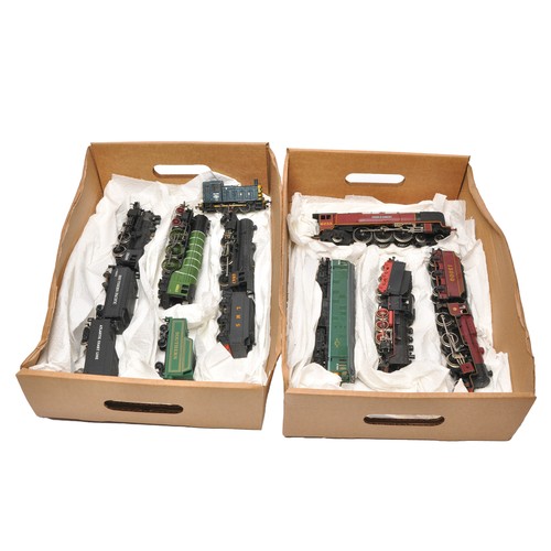 22 - Model Railway comprising 9 items to include mostly Locomotives / tenders. Makers include Triang, Hor... 