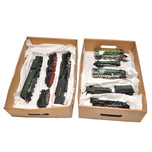 29 - Model Railway comprising 9-10 items to include mostly Locomotives plus tenders. Makers include Hornb... 