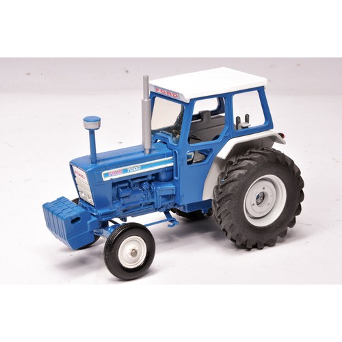 242 - Denis Goodburn 1/32 hand-built farm model issue comprising a Ford 7000 Tractor. Displays with no obv... 