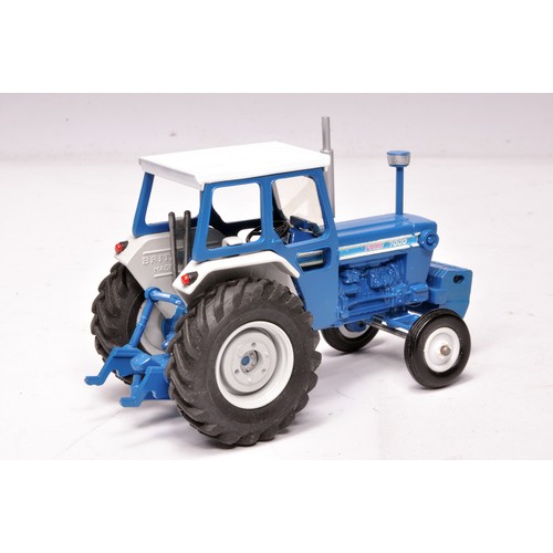 242 - Denis Goodburn 1/32 hand-built farm model issue comprising a Ford 7000 Tractor. Displays with no obv... 