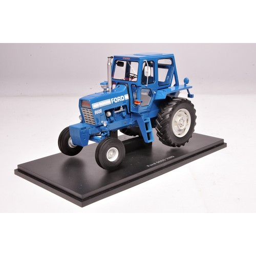 268 - Autocult / VKA 1/32 Resin Farm Model issue comprising Ford 9600 2WD. Displays without any obvious si... 