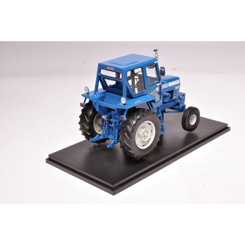 268 - Autocult / VKA 1/32 Resin Farm Model issue comprising Ford 9600 2WD. Displays without any obvious si... 