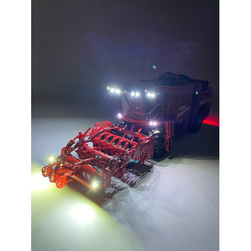 23 - Farm Model Issue comprising ROS Grimme 1/32 Rexor 620 6 Row Sugar Beet Harvester. Excellent and secu... 