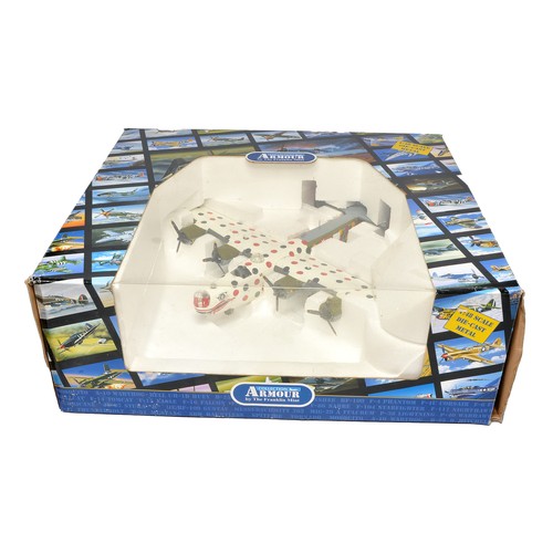 136 - Franklin Mint 1/24 diecast model aircraft comprising B24 Liberator Formation Ship. Excellent with no... 