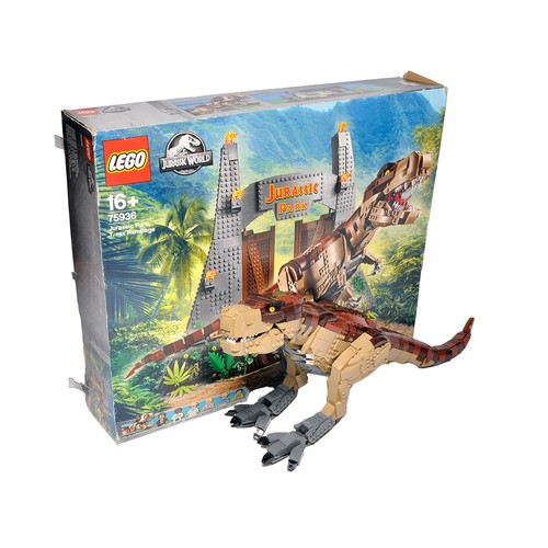 374 - Lego Set No. 75936 Jurassic Park - T-Rex Rampage. Set has been part dis/assembled but is assumed to ... 