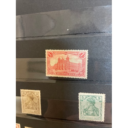 597 - A fine German Stamp album comprising a good quantity of mint issues from Deutsche Reich. 1905-1927. ... 