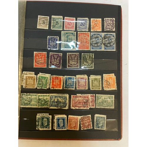 597 - A fine German Stamp album comprising a good quantity of mint issues from Deutsche Reich. 1905-1927. ... 