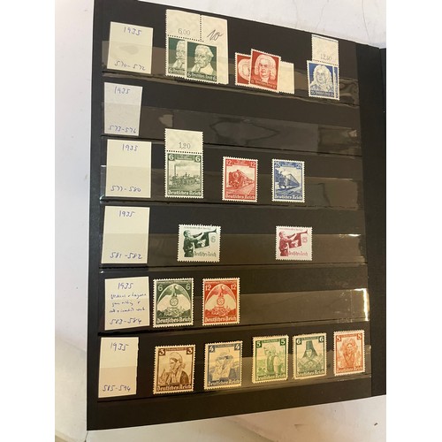 598 - A fine German Stamp album comprising a good quantity of mint issues from Deutsche Reich. 1928-1939. ... 