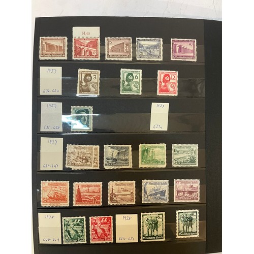 598 - A fine German Stamp album comprising a good quantity of mint issues from Deutsche Reich. 1928-1939. ... 