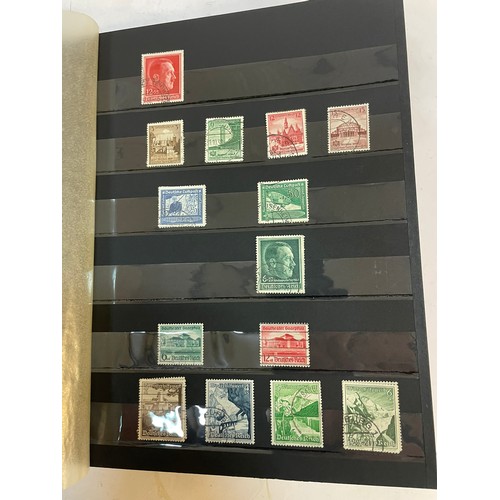 598 - A fine German Stamp album comprising a good quantity of mint issues from Deutsche Reich. 1928-1939. ... 