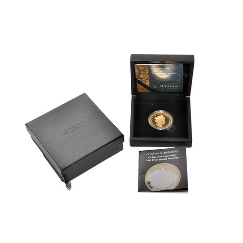 388 - Hattons of London VE Day 75th Anniversary 22 carat Gold Double Sovereign. Diameter 32mm, weight 16g ... 