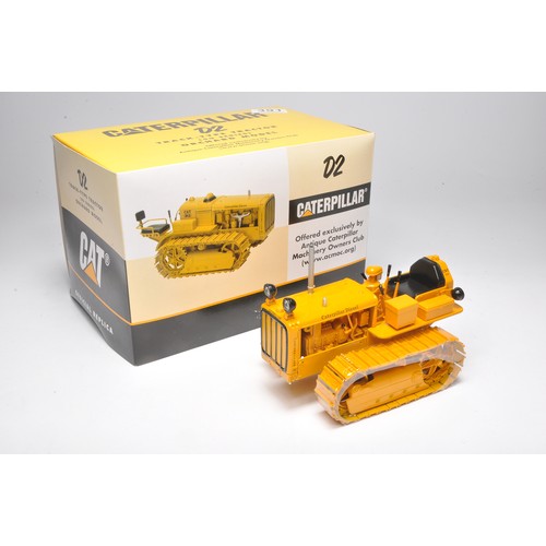 391 - Spec Cast 1/16 diecast model  construction issue comprising Caterpillar D2 Track Type Tractor (5u Se... 