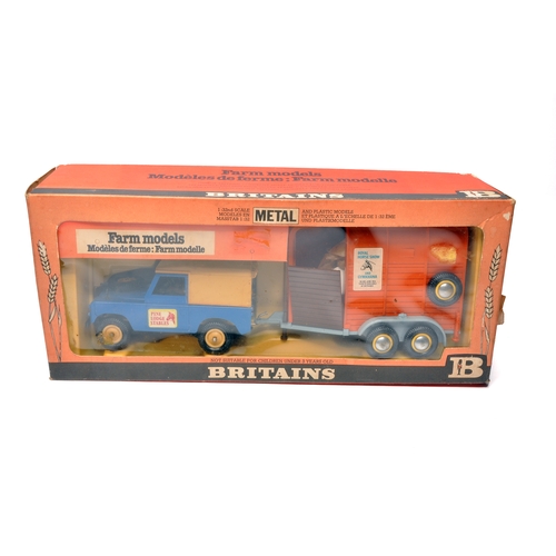 5 - Britains 1/32 Farm Toys comprising Land Rover and Horsebox set. Contents generally excellent in orig... 