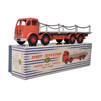 Dinky No. 905 Foden Flat Truck with Chains. Green including hubs