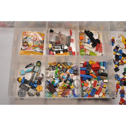575 - An interesting selection of loose LEGO parts, bricks, components and mini-figures (including parts f... 