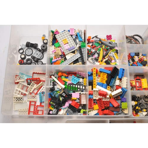 575 - An interesting selection of loose LEGO parts, bricks, components and mini-figures (including parts f... 