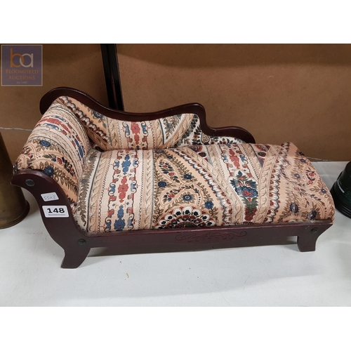 148 - MINIATURE CHAISE LOUNGE FOR DOLL/TEDDY BEAR