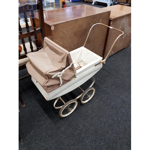 162 - VINTAGE CHILDS PRAM