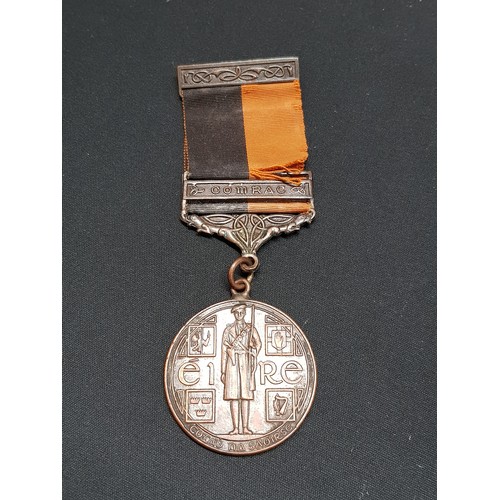 393 - BLACK AND TAN MEDAL WITH COMRAC BAR - UNNAMED AND TIE CLIP IN ORIGINAL BOX