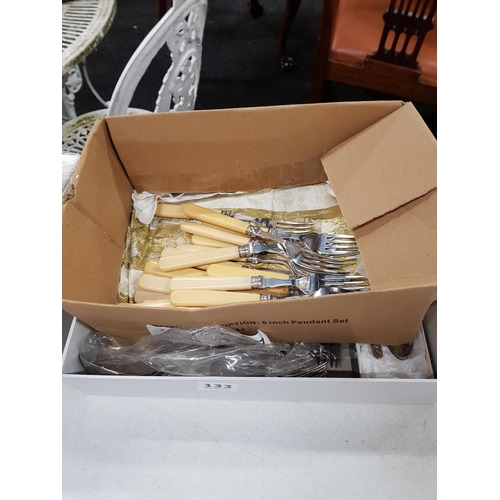 133 - QUANTITY OF CUTLERY