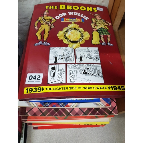 42 - QUANTITY OF OOR WILLIE AND THE BROONS BOOKS